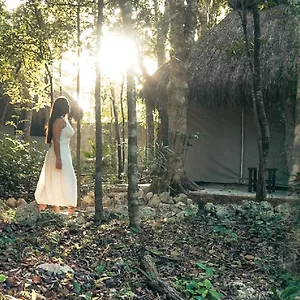 Hotel Natura Glamping, Akumal